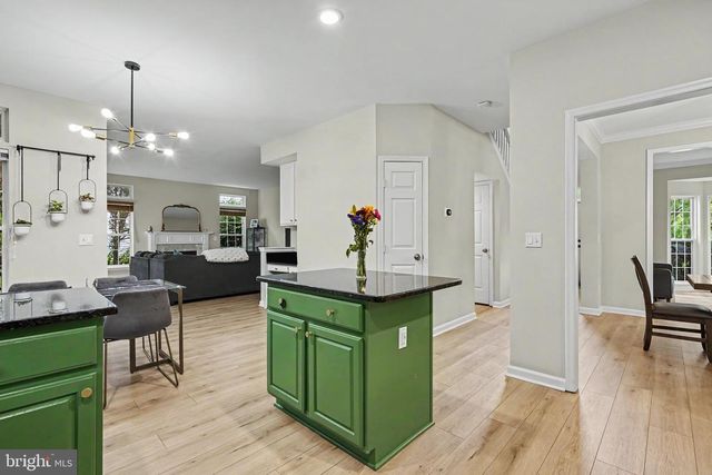 201 JENNINGS CT SE, Leesburg, VA 20175