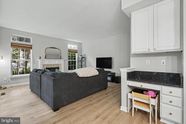 201 JENNINGS CT SE, Leesburg, VA 20175