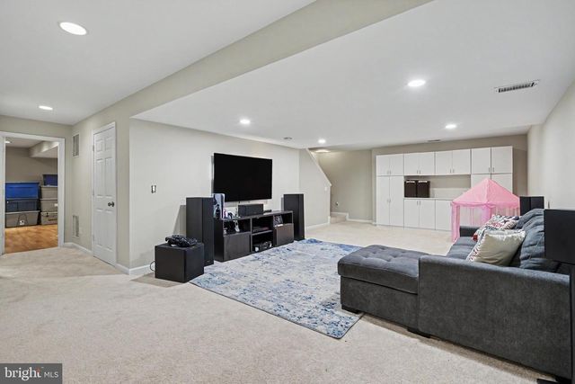 201 JENNINGS CT SE, Leesburg, VA 20175