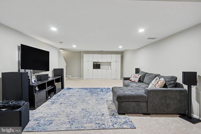201 JENNINGS CT SE, Leesburg, VA 20175