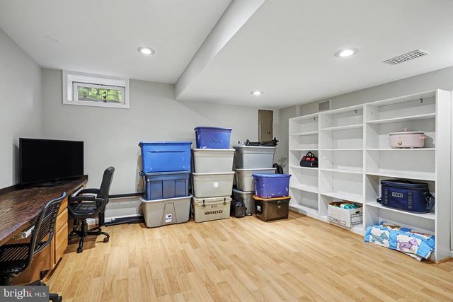 201 JENNINGS CT SE, Leesburg, VA 20175
