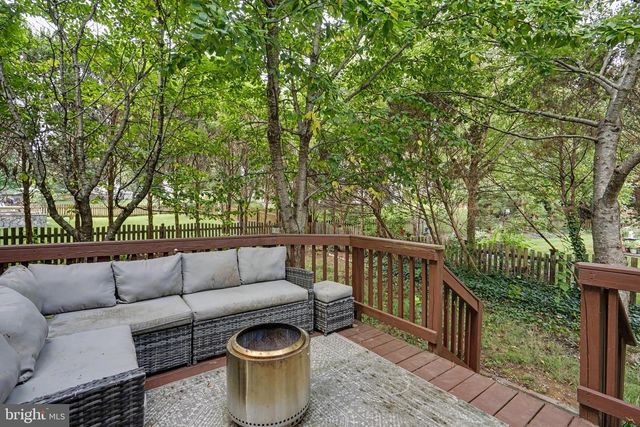 201 JENNINGS CT SE, Leesburg, VA 20175