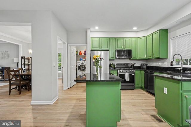 201 JENNINGS CT SE, Leesburg, VA 20175
