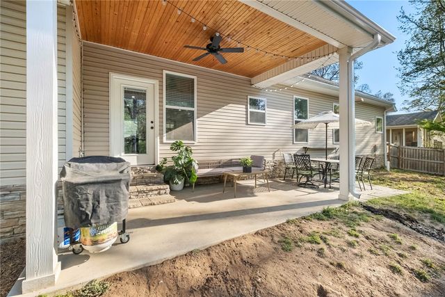 86 Melanie Drive, Bella Vista, AR 72714