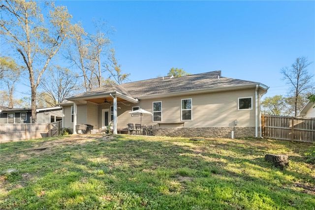 86 Melanie Drive, Bella Vista, AR 72714