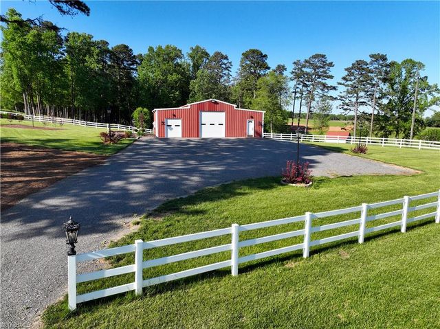 2527 Simpson Mill Road, Mount Airy, NC 27030