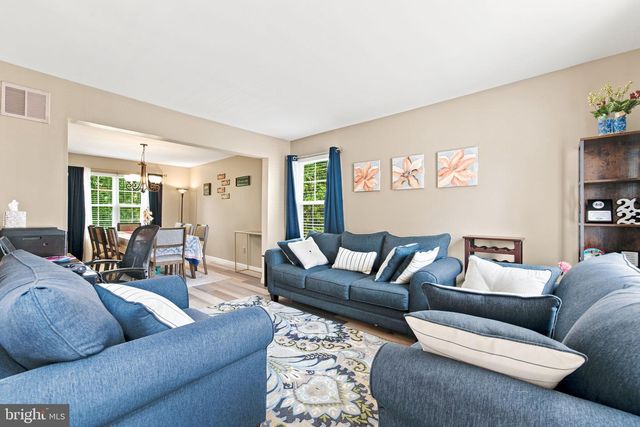 38 FAIRMONT DR, Columbus, NJ 08022