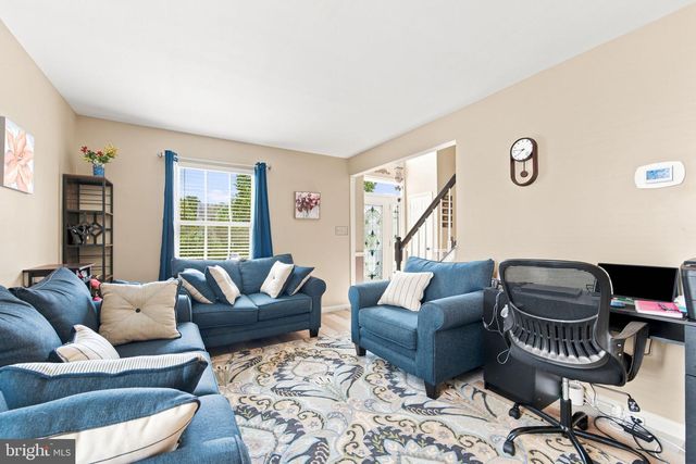 38 FAIRMONT DR, Columbus, NJ 08022