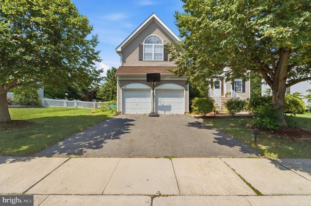 38 FAIRMONT DR, Columbus, NJ 08022