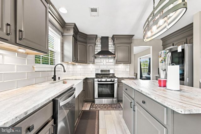 38 FAIRMONT DR, Columbus, NJ 08022