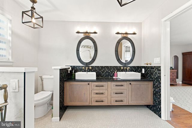 38 FAIRMONT DR, Columbus, NJ 08022