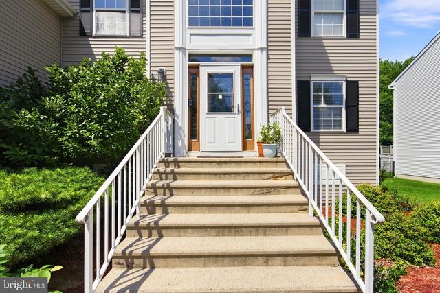 38 FAIRMONT DR, Columbus, NJ 08022