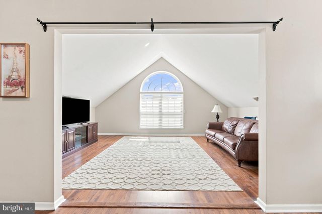 38 FAIRMONT DR, Columbus, NJ 08022