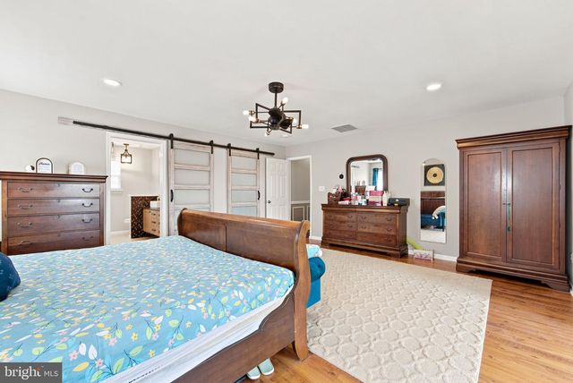 38 FAIRMONT DR, Columbus, NJ 08022