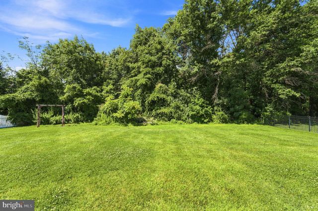 38 FAIRMONT DR, Columbus, NJ 08022