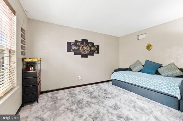 38 FAIRMONT DR, Columbus, NJ 08022