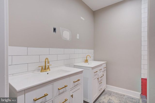 2463 AMBER ST, Philadelphia, PA 19125