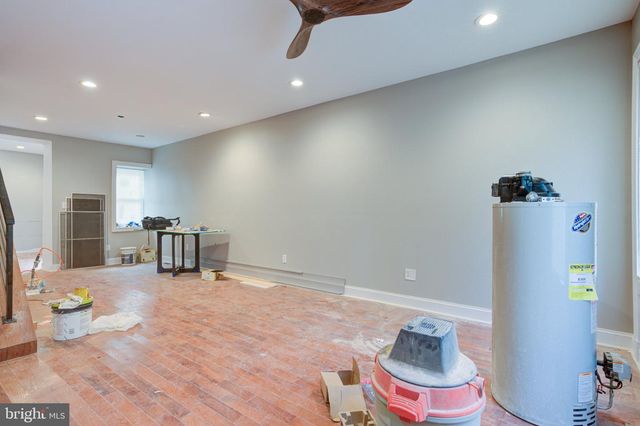 2463 AMBER ST, Philadelphia, PA 19125
