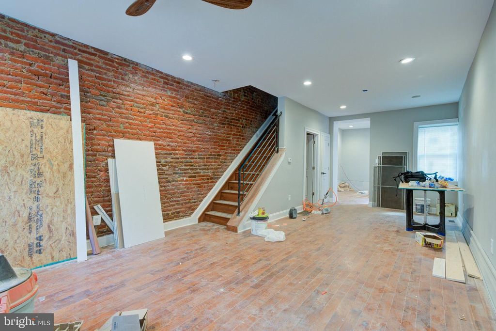 2463 AMBER ST, Philadelphia, PA 19125