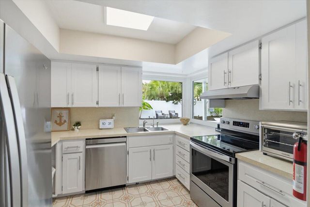 1730 NW 39th Street, Oakland Park, FL 33309