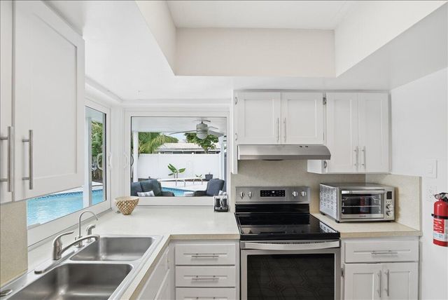 1730 NW 39th Street, Oakland Park, FL 33309