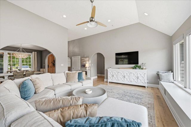 502 Stoney Ridge Court, Valparaiso, IN 46385