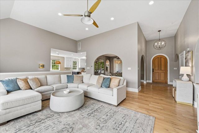 502 Stoney Ridge Court, Valparaiso, IN 46385