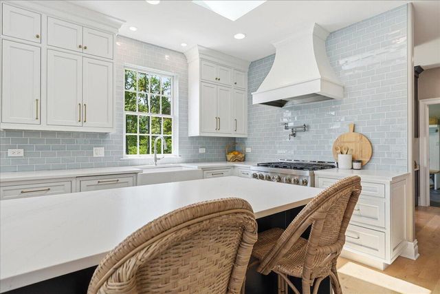 502 Stoney Ridge Court, Valparaiso, IN 46385