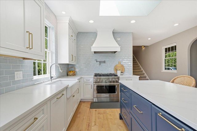 502 Stoney Ridge Court, Valparaiso, IN 46385