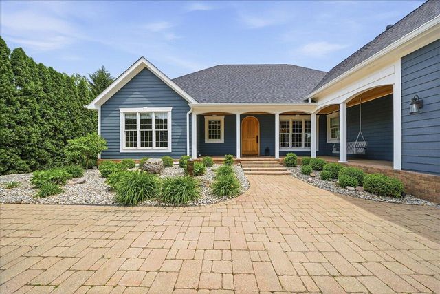 502 Stoney Ridge Court, Valparaiso, IN 46385