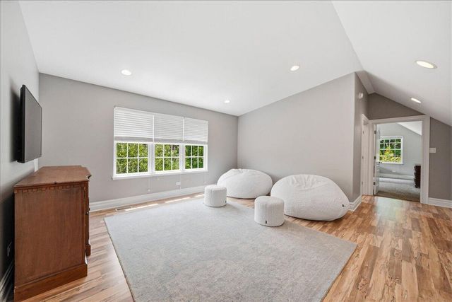 502 Stoney Ridge Court, Valparaiso, IN 46385
