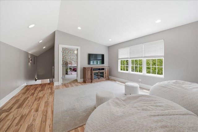 502 Stoney Ridge Court, Valparaiso, IN 46385
