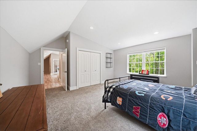 502 Stoney Ridge Court, Valparaiso, IN 46385