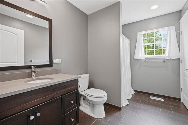 502 Stoney Ridge Court, Valparaiso, IN 46385