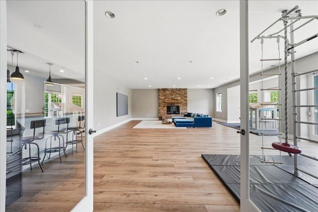 502 Stoney Ridge Court, Valparaiso, IN 46385