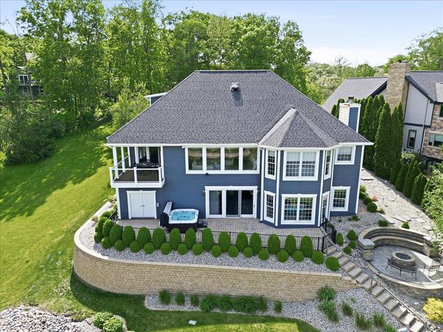 502 Stoney Ridge Court, Valparaiso, IN 46385