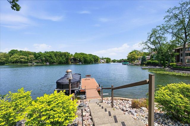 502 Stoney Ridge Court, Valparaiso, IN 46385