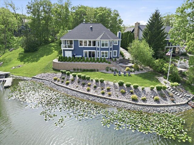 502 Stoney Ridge Court, Valparaiso, IN 46385