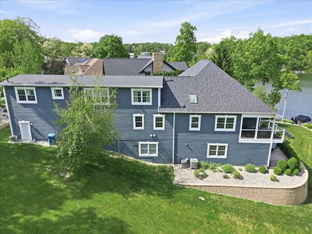 502 Stoney Ridge Court, Valparaiso, IN 46385