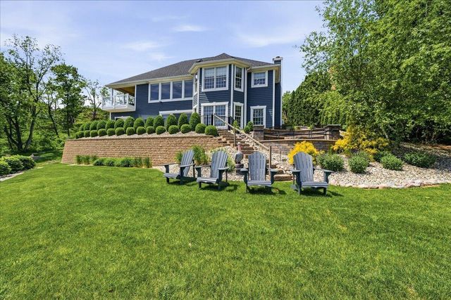 502 Stoney Ridge Court, Valparaiso, IN 46385