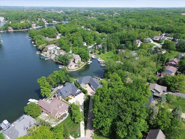 502 Stoney Ridge Court, Valparaiso, IN 46385