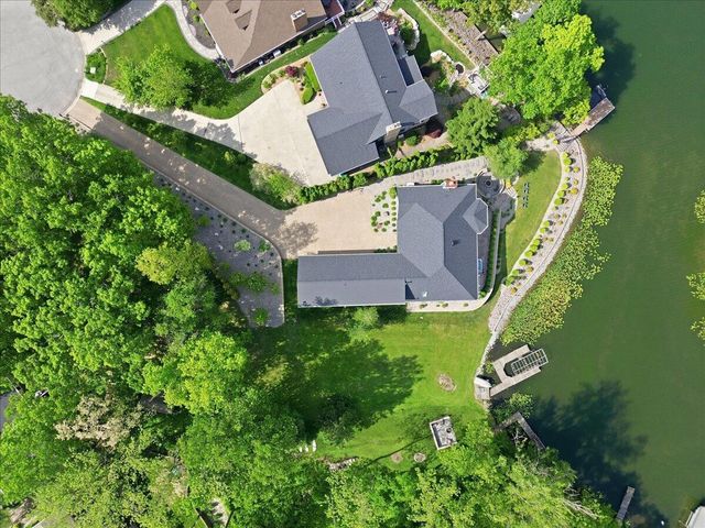 502 Stoney Ridge Court, Valparaiso, IN 46385