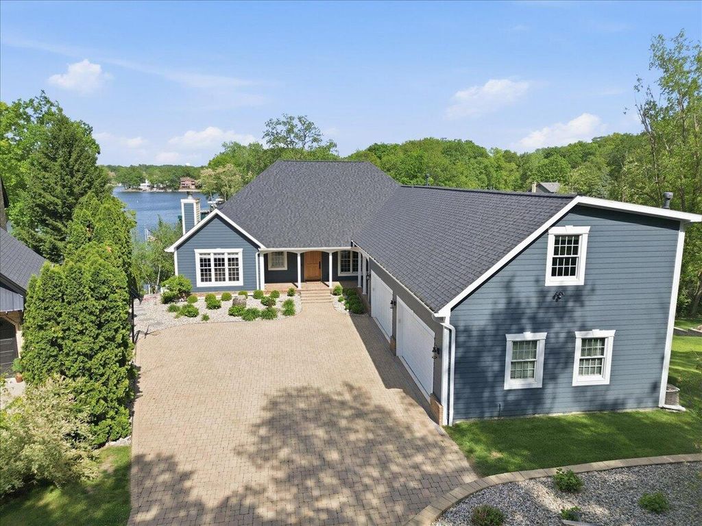502 Stoney Ridge Court, Valparaiso, IN 46385