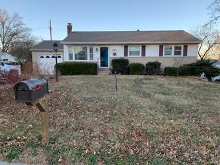 10819 Edgecliffe Drive, St Louis, MO 63123