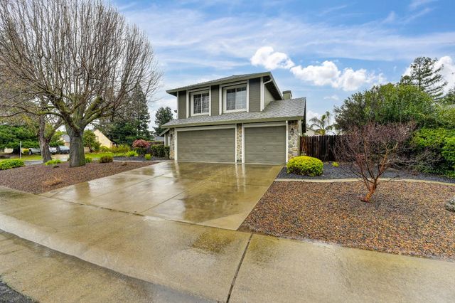 9512 Hutton Dr, Elk Grove, CA 95758