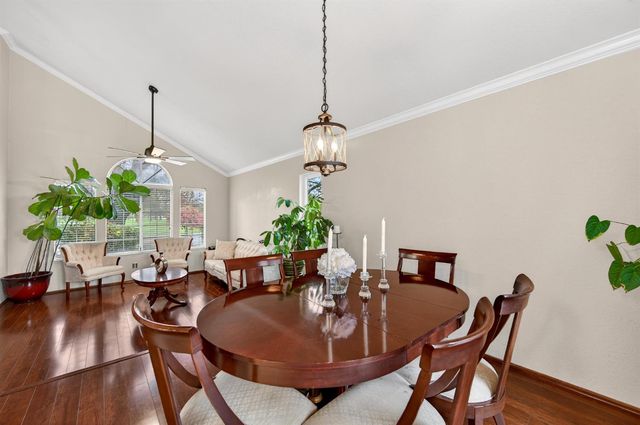 9512 Hutton Dr, Elk Grove, CA 95758