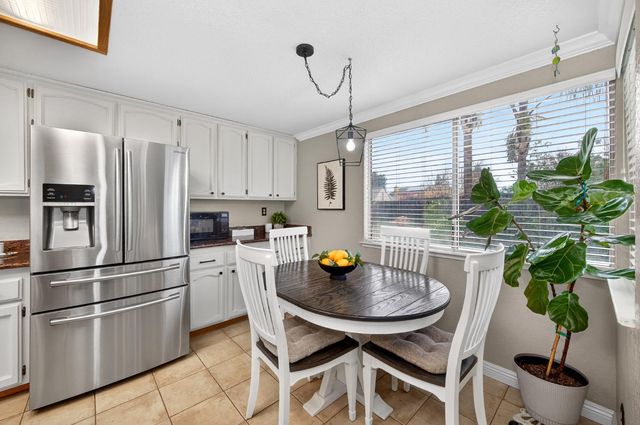 9512 Hutton Dr, Elk Grove, CA 95758