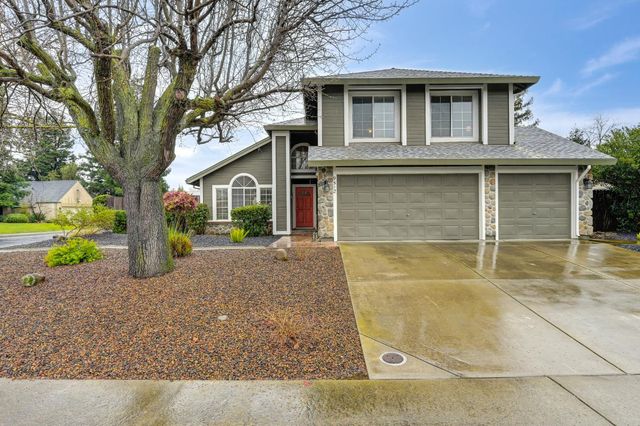 9512 Hutton Dr, Elk Grove, CA 95758