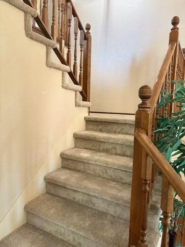 9512 Hutton Dr, Elk Grove, CA 95758