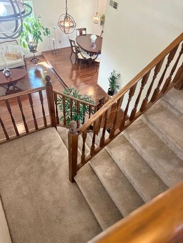 9512 Hutton Dr, Elk Grove, CA 95758